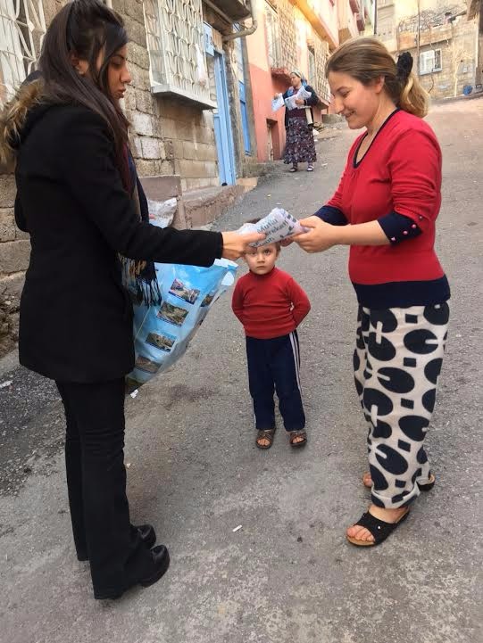 Şahinbey Belediyesi Vatandaşa Mutfak Önlüğü Dağıttı