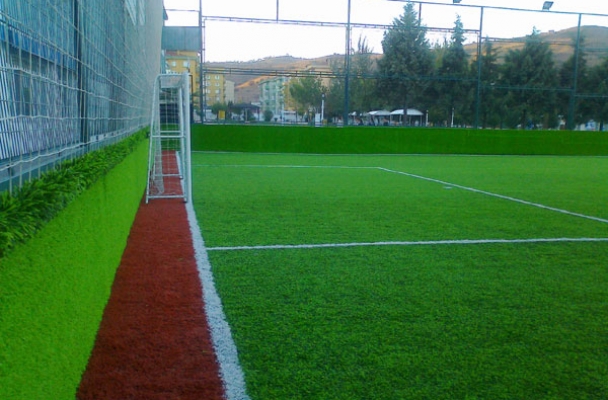 Bayraklı Halı Saha