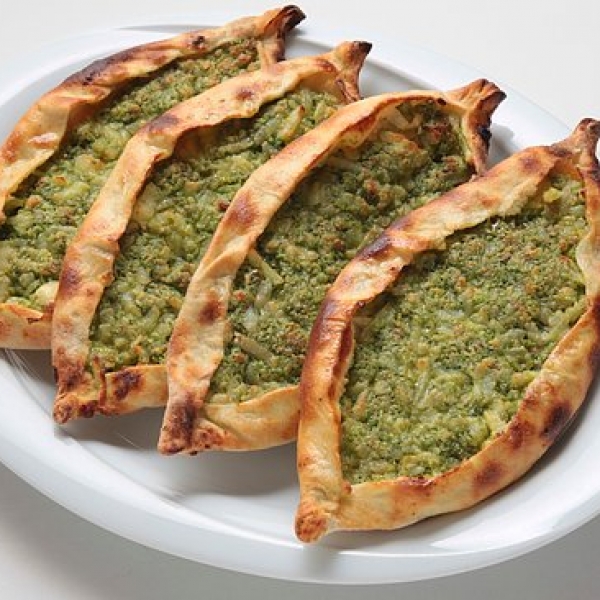 Antep Fıstıklı Şekerli Börek