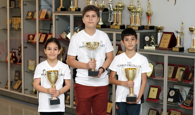 Özel Sanko Okulları'ndan Satrançta 3 Kupa