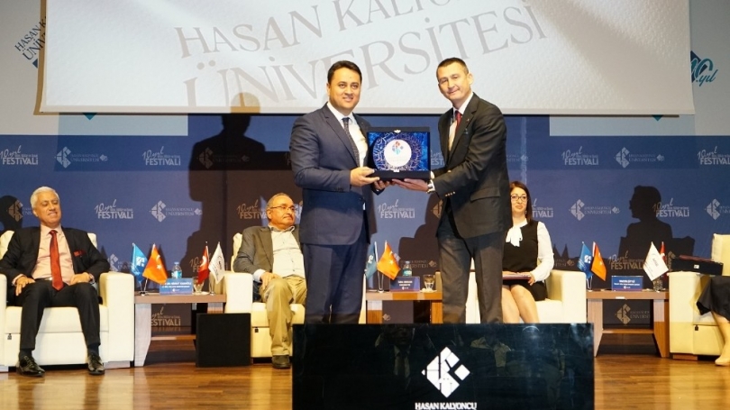 HKÜ’de Afet Farkındalığı ve Duyarlılığı sempozyumu