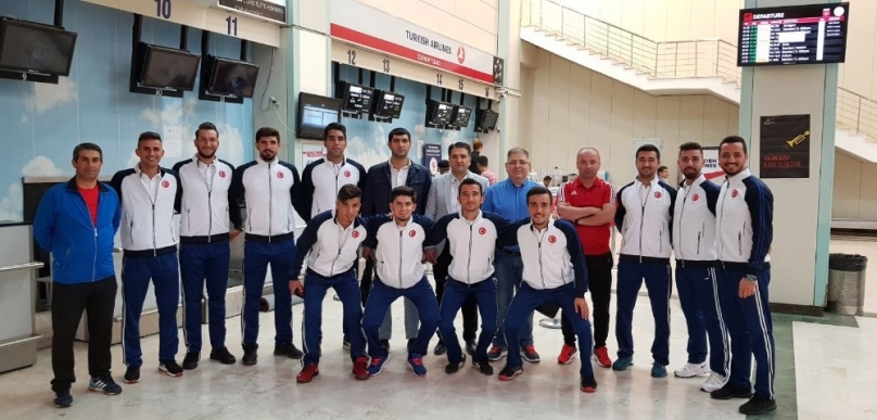 Polisgücü Kadın ve Erkek Hokeycileri Avrupa gitti