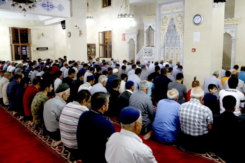 Şehitkamil’de Enderun usulü teravih geleneğini yaşatılıyor