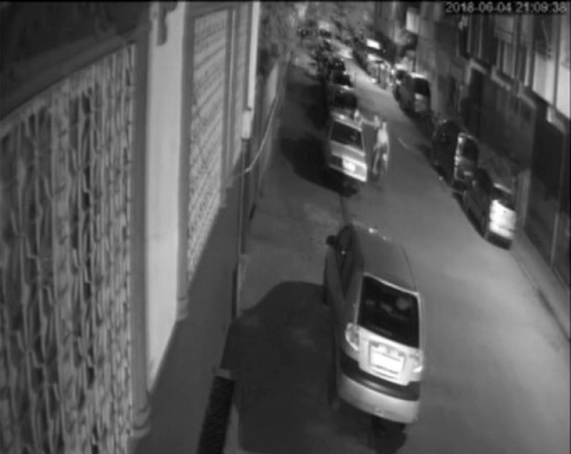 Önce güvenlik kamerasına sonra polise yakalandı