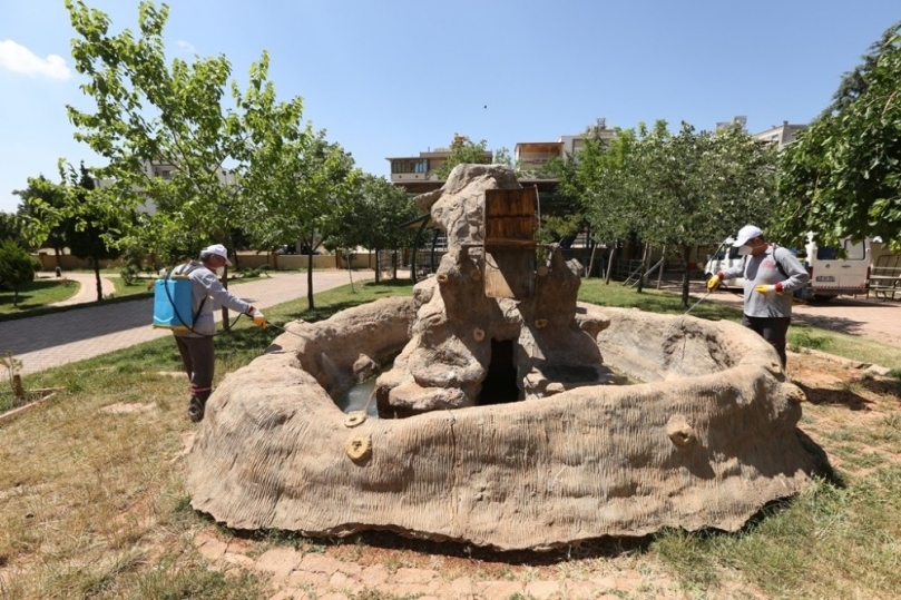 Gaziantep’te sinek ve haşereye karşı 120 kişilik ilaçlama ekibi