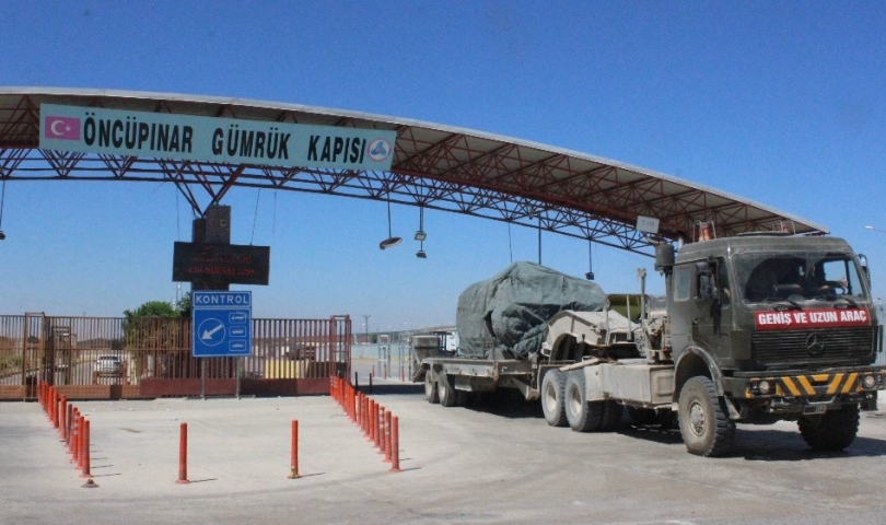 Münbiç ile Tel Rıfat sınırına sevkıyat hız kesmeden sürüyor