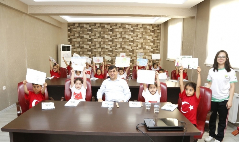 Başkan Fadıloğlu, öğrencilerle derse katıldı