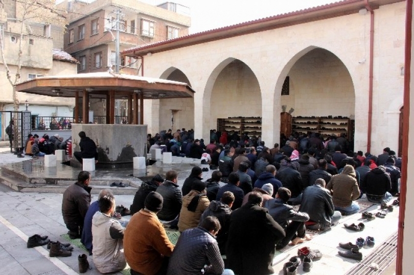303 yıllık Ayşe Bacı Caminde ilk Cuma