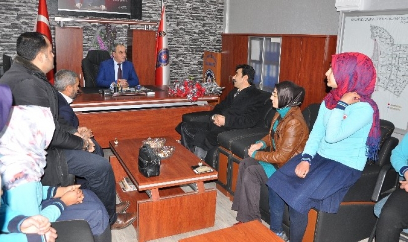 Öğrencilerden Emniyet Müdürlüğüne taziye
