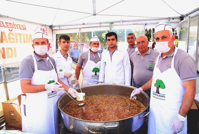 Şehitkamil'den Aşure ikramı