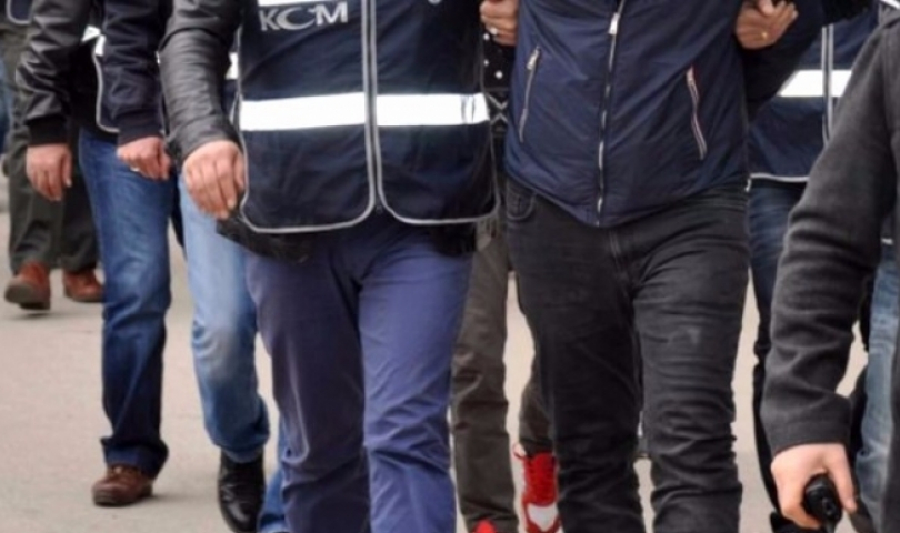 Polisten uyarıcı ve uyuşturucu hap operasyonu