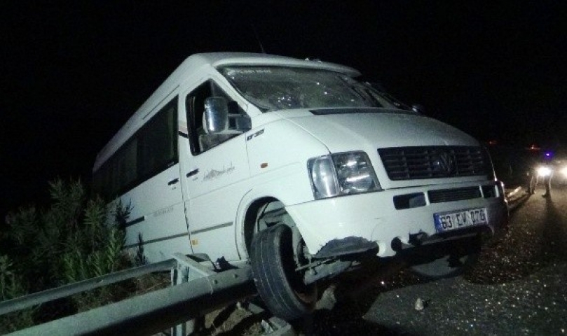 Gaziantep'te tarım işçilerini taşıyan minibüs devrildi