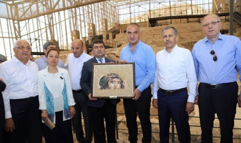 Bakan Ersoy, Zeugma’da incelemelerde bulundu
