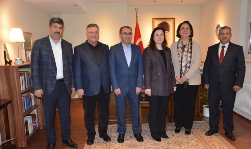 Güneydoğulu Halıcılar Hannover Başkonsolosunu Ziyaret Etti