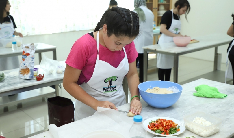 Geleceklerine lezzet katmak için eğitim alıyorlar