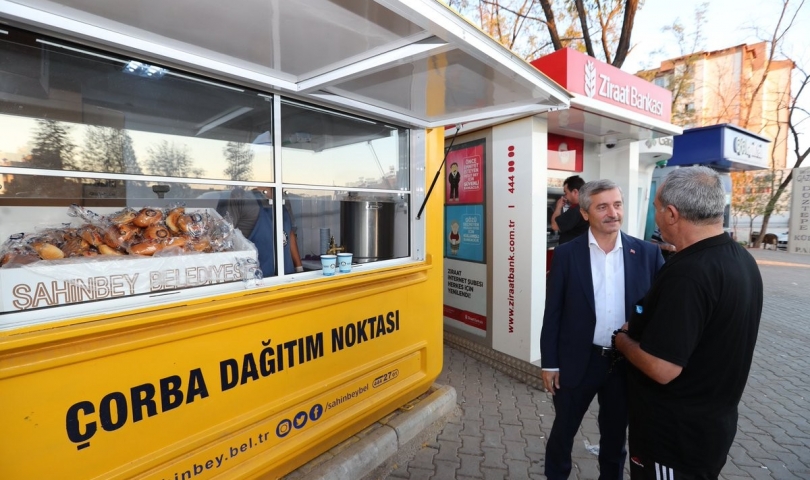 Vatandaşlar Şahinbey Belediyesi’nin çorba ikramından memnun