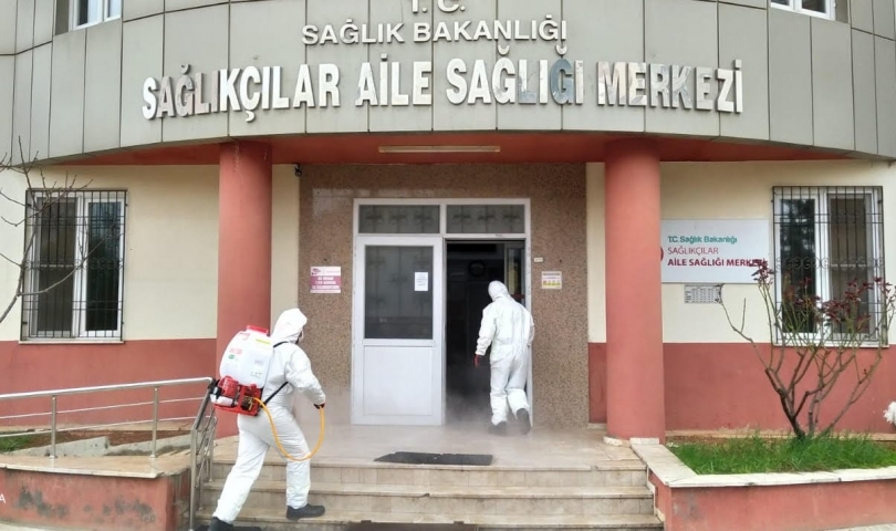 Şahinbey belediyesi sağlık merkezlerini dezenfekte etti