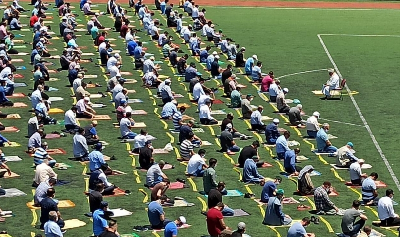 Cuma namazı, tedbirlerle huzur içerisinde kılındı
