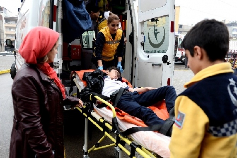 Okuldan kaçmaya çalışırken yaralandı