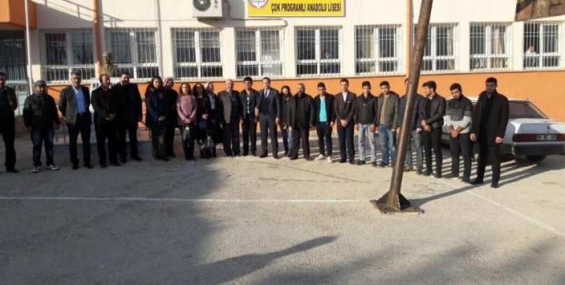 Ülkü Ocakları'ndan köy okullarına kütüphane