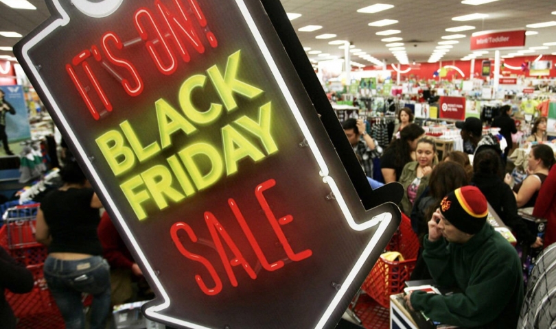Black Friday İndirimleri: Chanel ve Versace’de İndirim Olacak mı?