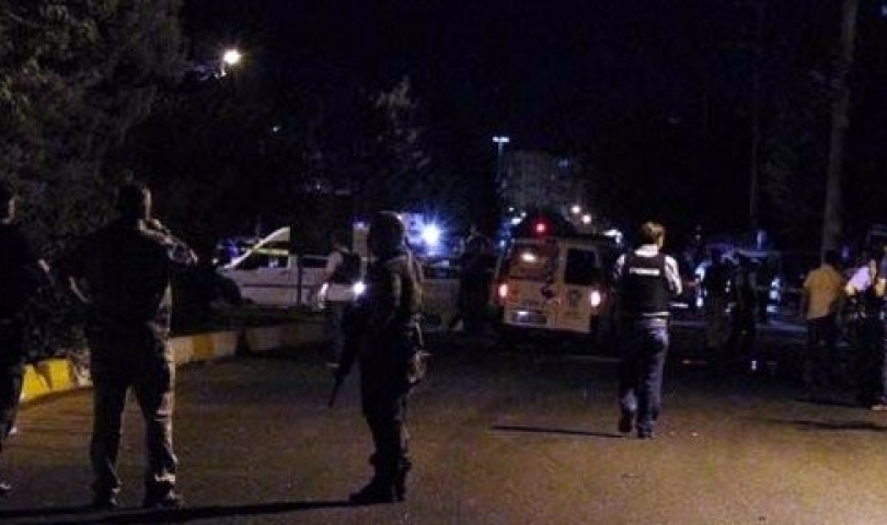 Gaziantep’te devriye görevi yapan polis aracına ateş açılması sonucu çatışma çıktı.