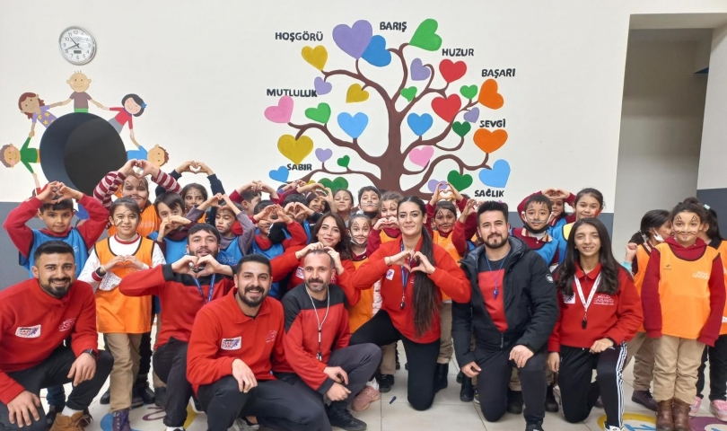 Okulda Şenlik Var Projesi sporla farkındalık oluşturuyor