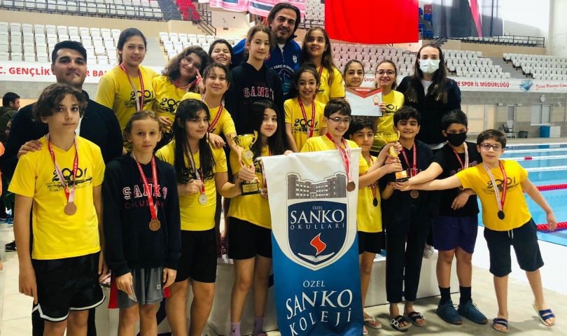 SANKO Okulları yüzmede 39 madalya ve 2 kupa kazandı