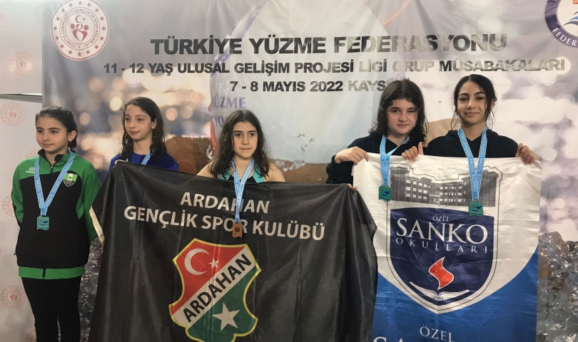 SANKO Okulları’nın yüzme başarısı
