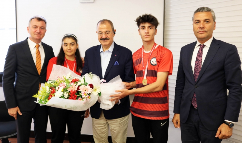 Adil Sani Konukoğlu Spor Lisesi öğrencilerinin başarısı