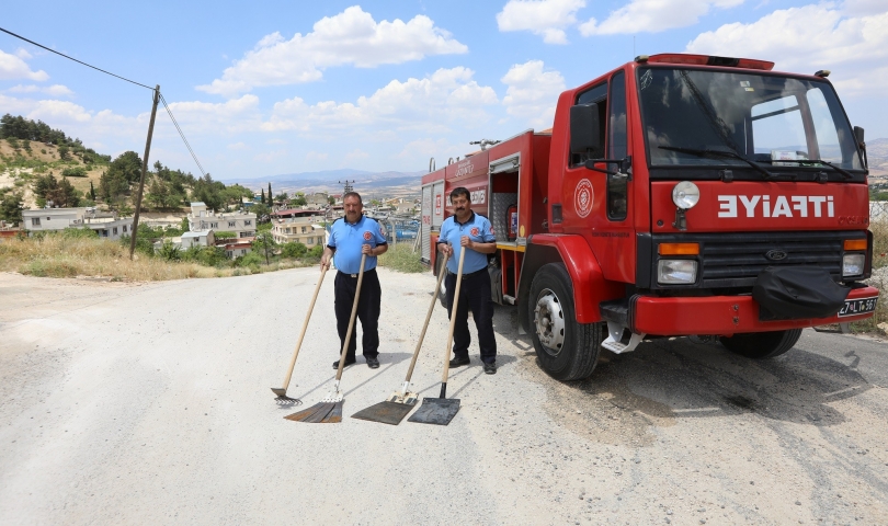Büyükşehir itfaiye ekipleri, yangın ihtimaline karşı tarım arazilerinde nöbette!