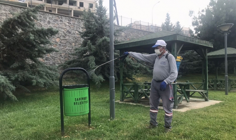 Büyükşehir, kene vakalarına karşı park, bahçe ve mesire alanlarındaki ilaçlama çalışmalarını artırdı