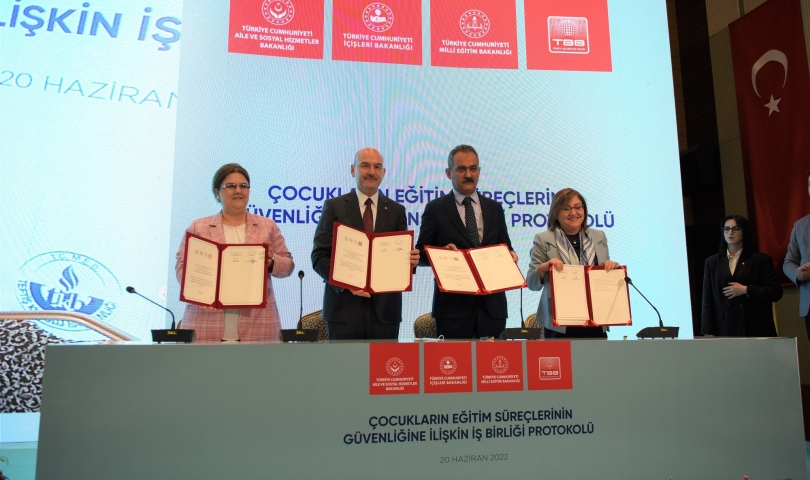 Başkan Şahin, Ankara’da başarılı projeleri anlattı