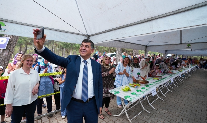 En lezzetli yağlı köfteyi yapmak için kıyasıya yarıştılar