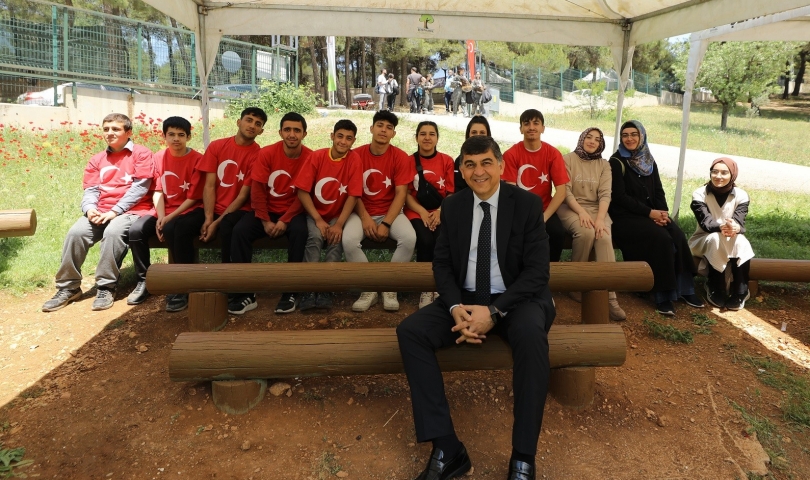 Bu Kamp Tam Gençlere Göre