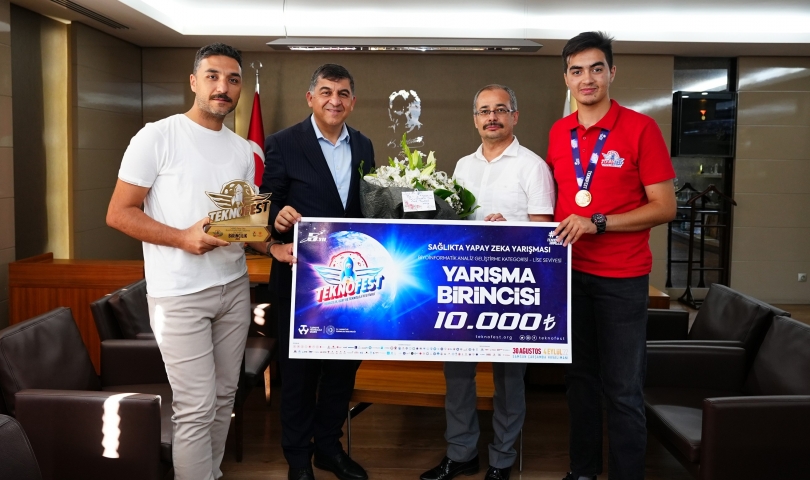 Başkan Fadıloğlu, Türkiye birincisi Meliora Takımını tebrik etti