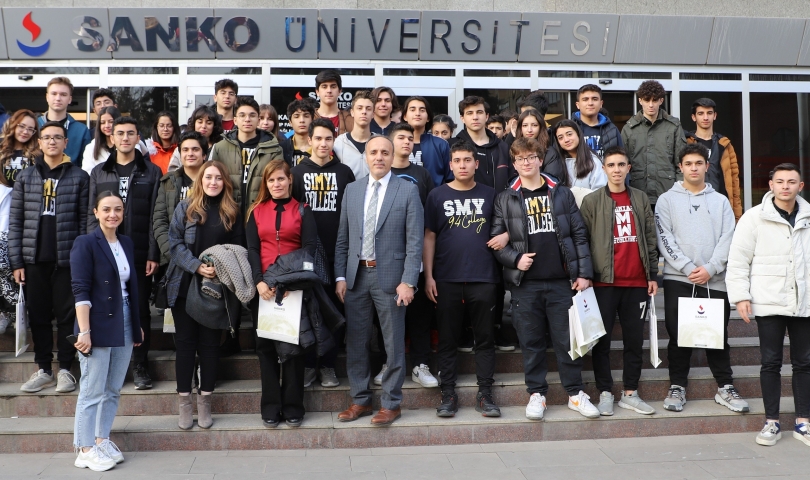 SANKO Üniversitesi aday öğrencileri bilgilendiriyor