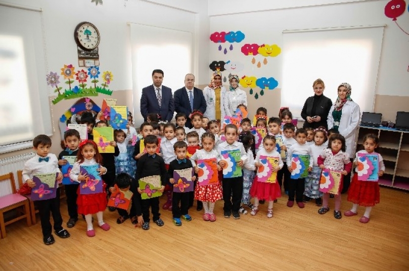 Şehitkamilli miniklerin karne heyecanı