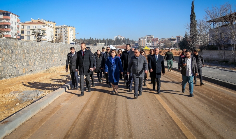 GAZİRAY Tüneli’nin üstü yeşilleniyor