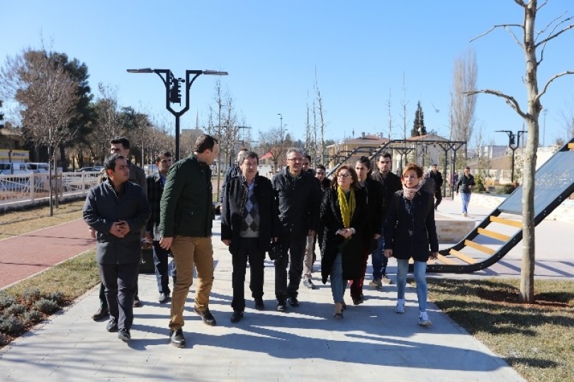 Büyükşehir İstasyon Parkı açıldı