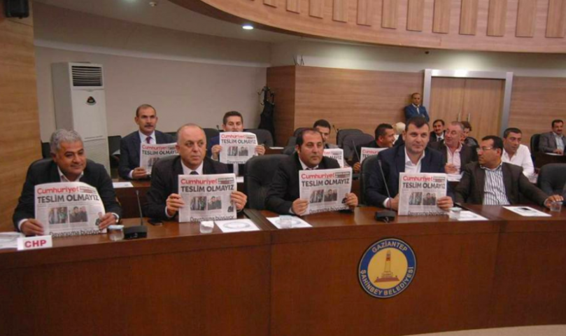 Şahinbey Belediye Meclis toplantısında protesto