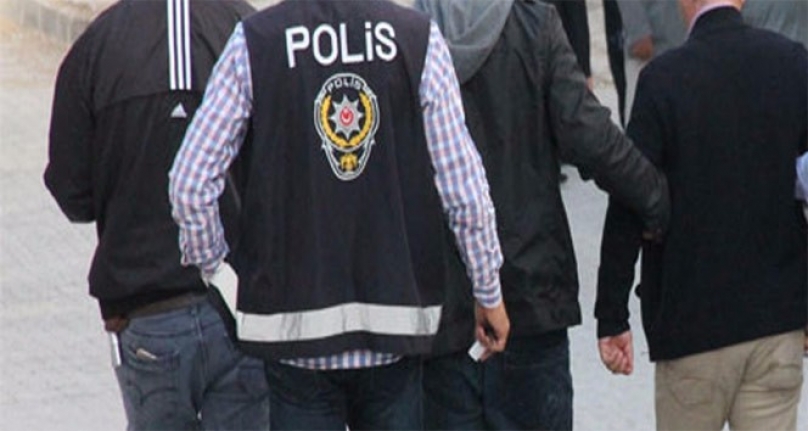 FETÖ'den 21 askere gözaltı