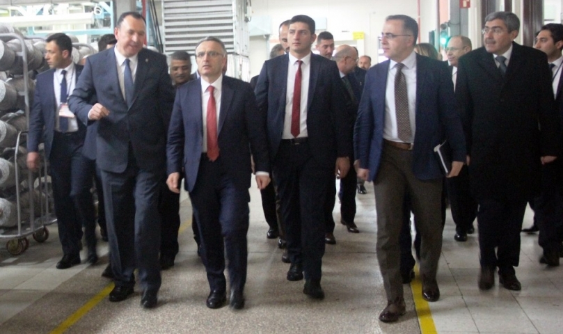 Bakan Ağbal fabrika işçileriyle buluştu