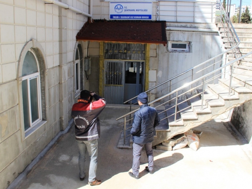 Kuran kursundaki bağış kutusu çalındı