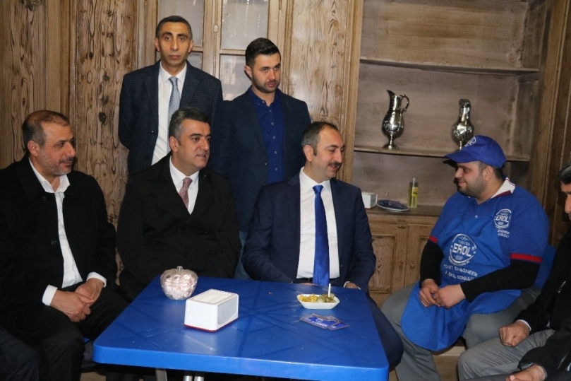 AK Parti’li Gül, atom tost yaptı