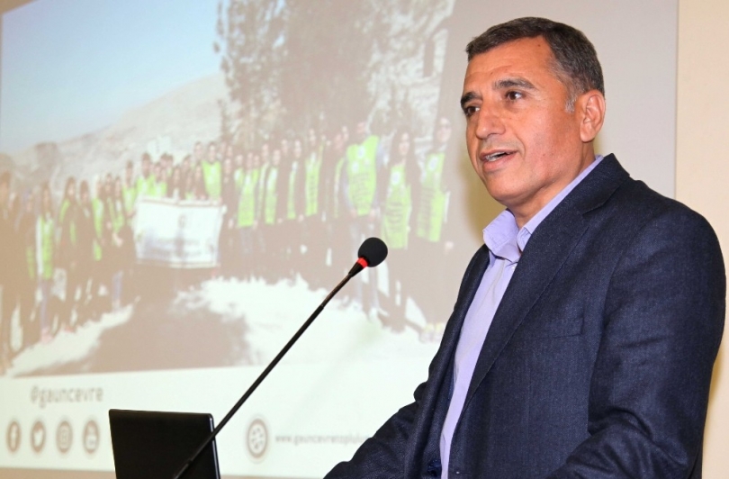 Sanatçı Murat Danacı’dan Çevre konferansı
