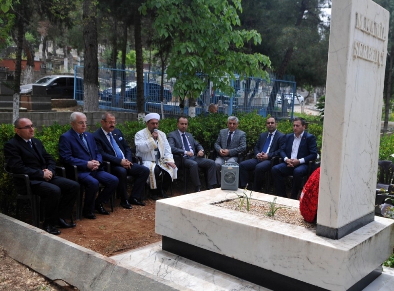 Kamil Şerbetçi mezarı başında anıldı