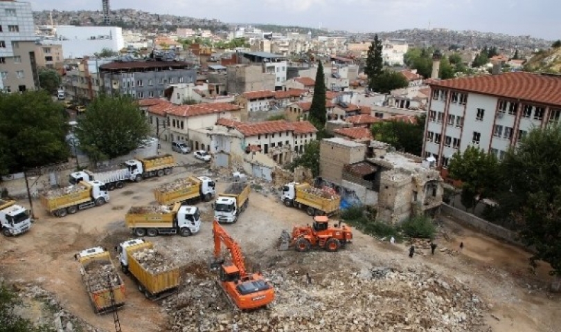 Başkan Fadıloğlu'ndan Yıkım