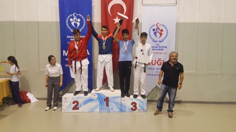 Taekwondo Türkiye Şampiyonasında iki derece birden
