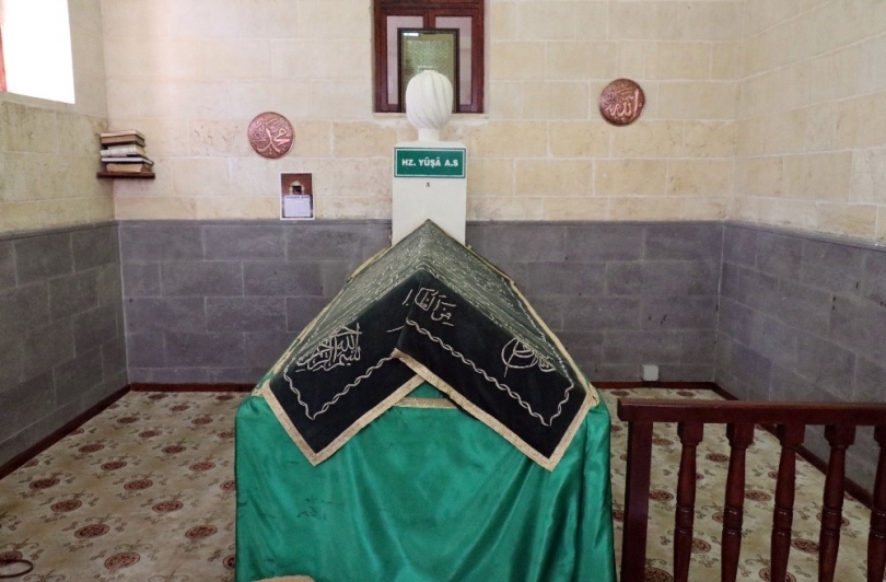 Hz. Yuşa ve Pir Sefa Türbesi’nde Ramazan yoğunluğu